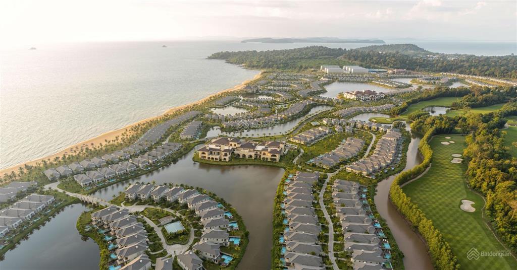 Cần tiền  bán nhanh biệt thự vin phú quốc  500m2, sát biển, gốc 21 tỷ  cắt lỗ bán nhanh 9 tỷ