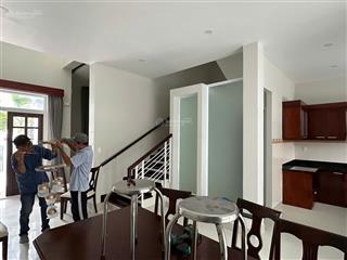 Cho thuê biệt thự phú mỹ hưng quận 7 giá 45tr/th, 4 phòng ngủ nhà mới đẹp