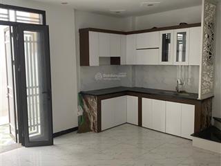 Cho thuê nhà riêng quanh trung . giá 8 triệu  0903 388 ***