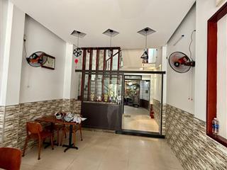 Nhà phạm văn nghị. mặt tiền .mở mắt là có tiền. 60m. 4 tầng. kẹp kiệt thoáng. sát chợ tân lập.