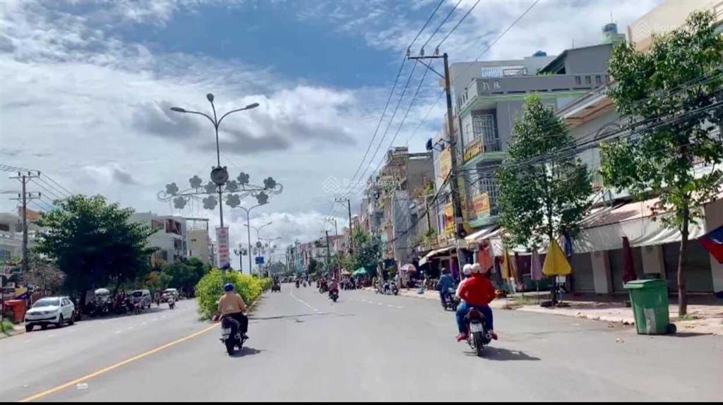 Kẹt ngân hàng chủ bán gấp 3 lô đất liền kề lốc b dự án jdragon kế bên chợ cần đước dt 90m2/lô shr