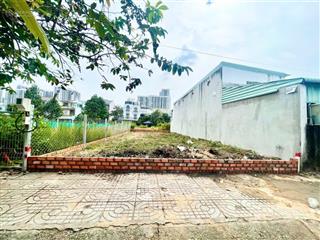 Chính chủ ngộp bank cần bán gấp nền 7x20 mt 5b đối diện công viên cạnh vinhomes giá tốt chỉ 8,2 tỷ.