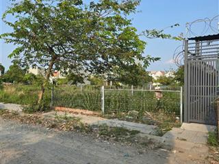 Chính chủ cần bán gấp nền 7x21m mt 3b đối diện công viên cạnh vinhomes giá tốt chỉ 8,2 tỷ