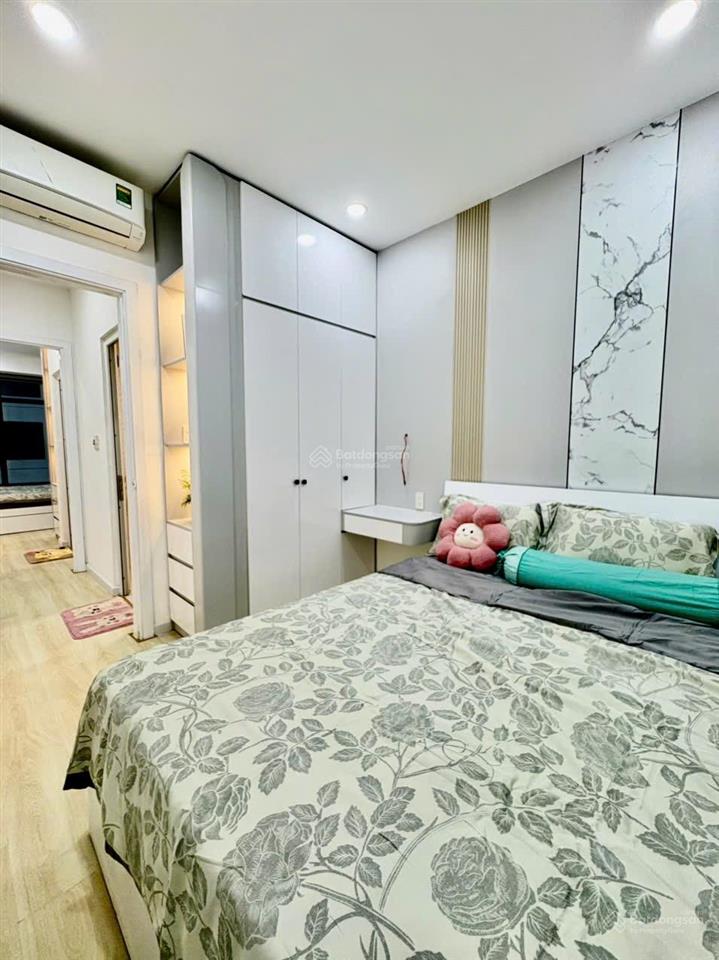 Chính chủ bán căn góc 62m2. nội thất mới 100%. tầng trung 28toà oc2b.  0931 354 ***