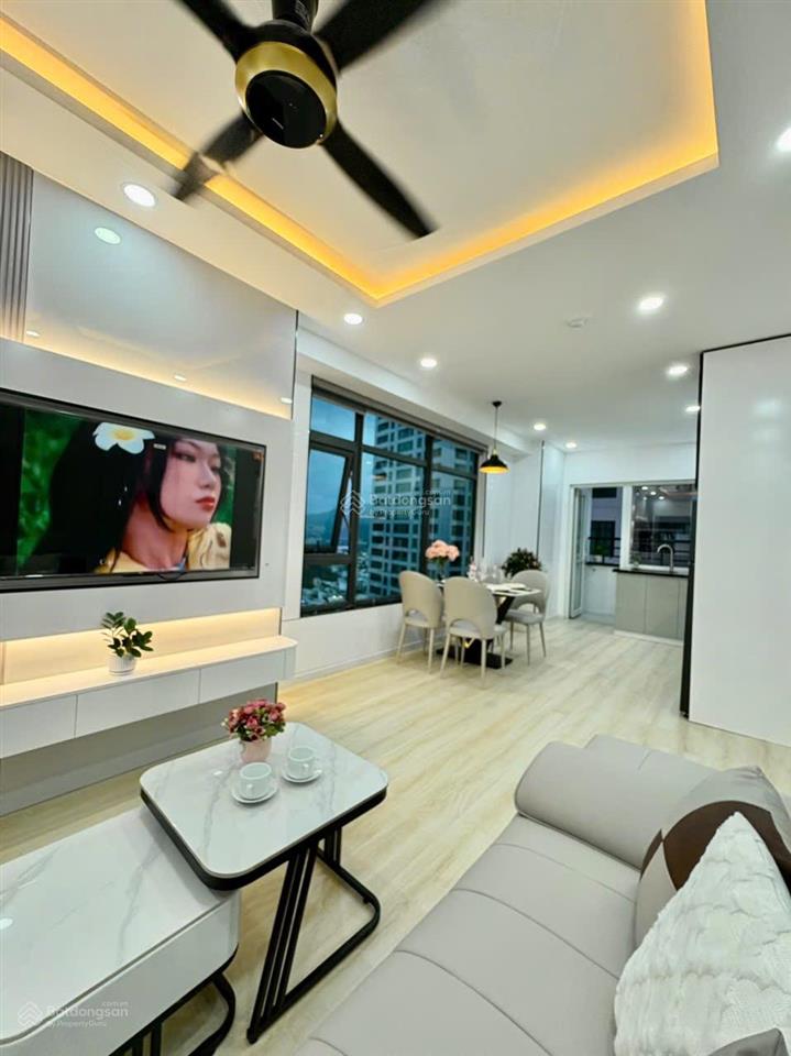 Chính chủ bán căn góc 62m2. nội thất mới 100%. tầng trung 28toà oc2b.  0931 354 ***