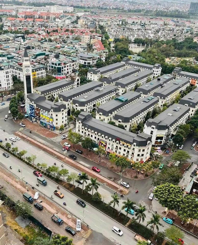 Bán biệt thự văn phú, hà đông bt9. chân chung cư. kinh doanh đắc địa. bìa đỏ góc 315m2