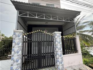Bán nhà 1 trệt 1 lầu 3pn, ngang 4,5m dài 18,5m shr