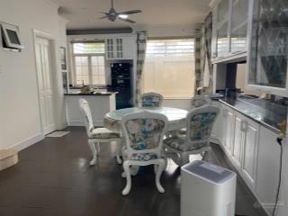 Gia đình bán bt đối diện global dt8x30m xây 266m2 3 tầng sổ hồng riêng giá 21.5 tỷ 0901 233 ***