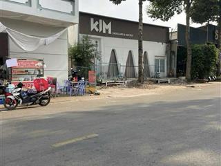 Bán nhà cấp 4 mặt tiền trần quang khải đối diện sân vận động cần thơ, ngang trên 10m