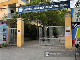 Chính chủ gửi bán lô đất 67m2 mt 5.8m ô cách đức giang, long biên ngõ ô tô tránh 0964 364 ***