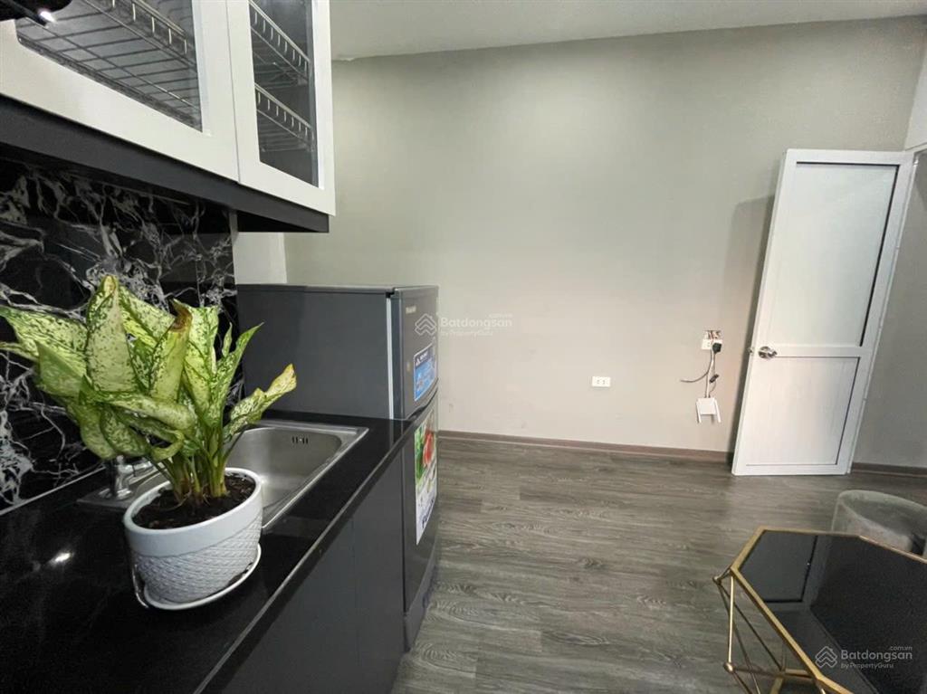 Chính chủ cho thuê phòng 1n1k ô tô đỗ cửa, giá 4,9tr tại 181 xuân thủy