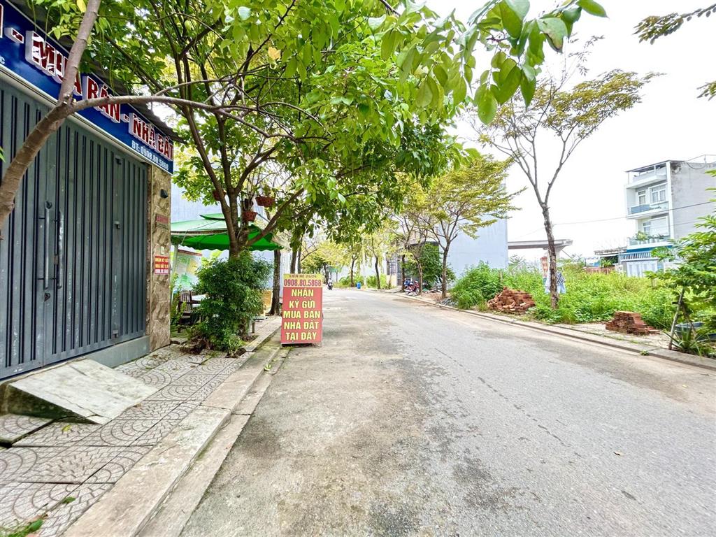 Em chuyên đất 230 nguyễn xiển vn giá chính chủ hợp lý giáp đường song hành vành đai 3, vinhomes