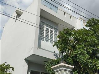 Bán nhà gần vin 1 trệt 2 lầu giá tốt chính chủ có hình