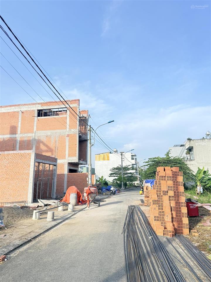 Bán đất long phước vị trí đẹp, đối diện chợ ký túc xá đại học luật khu kinh doanh sầm uất