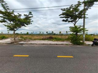 Bán đất biệt thự đồng khoa nam hoà xuân b3.23 lô 79 giá 8ty8.  0932 558 ***
