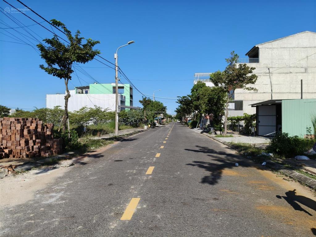 Bán đất đầm sen nam hoà xuân gần minh mạng b2.140 lô 12x thông ra sông giá 6ty00.  0932 558 ***