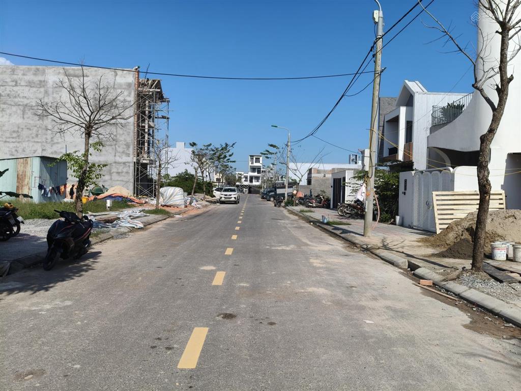 Bán đất nam hoà xuân đường hói kiểng 19 hướng đông nam b2.56 lô 9x sạch giá 5ty630.  0932 558 ***