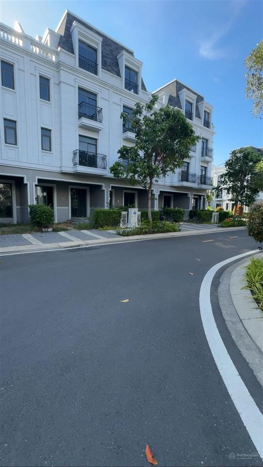 Bán gấp nhà phố amelie villa phú mỹ hưng, 10.5 tỷ, 111m2, giá tốt nhất (hùng 0939 399 ***)