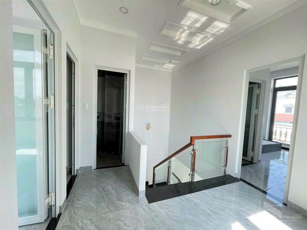 Nhà hiệp an gần ngã 4 cây me 1/nguyễn chí thanh vào đúng 50m. nhựa 4m căn góc 116m2