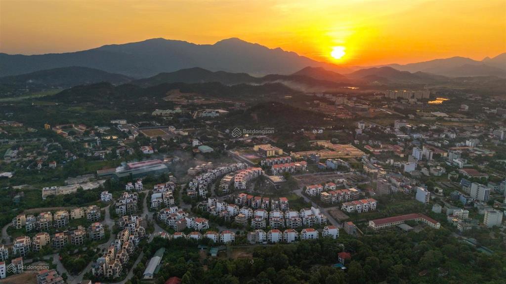 Cần bán căn góc 3phòng ngủ 3 vệ sinh diện tích thông thủy 110m2 đầy đủ tiện nghi, nội thất cao cấp