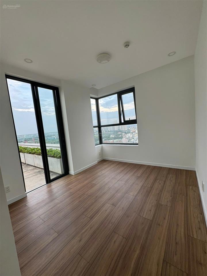 Cho thuê căn hộ dlusso 3pn dt 105m2 view sông tầng cao thoáng mát giá 18tr căn góc