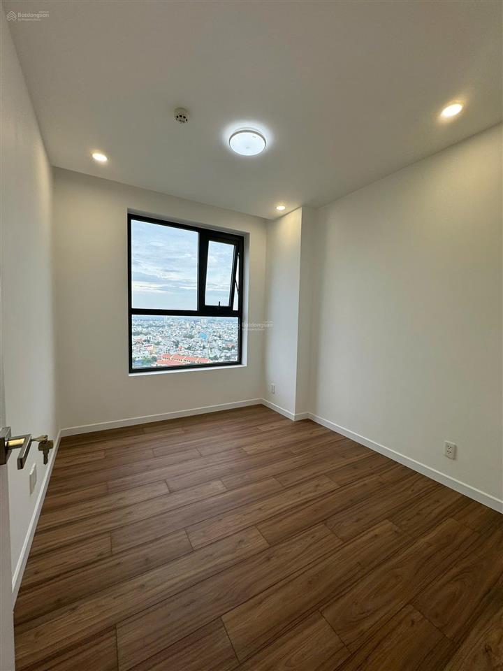 Cho thuê căn hộ dlusso 3pn dt 105m2 view sông tầng cao thoáng mát giá 18tr căn góc