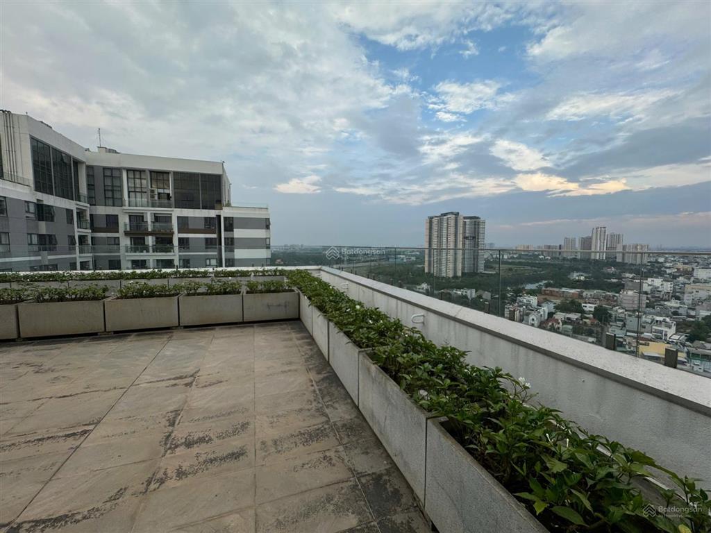 Cho thuê căn hộ dlusso 3pn dt 105m2 view sông tầng cao thoáng mát giá 18tr căn góc