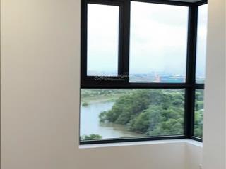 Cho thuê căn d'lusso 2pn nội thất cơ bản tầng trung giá 11.5 triệu dt 55m2 view sông