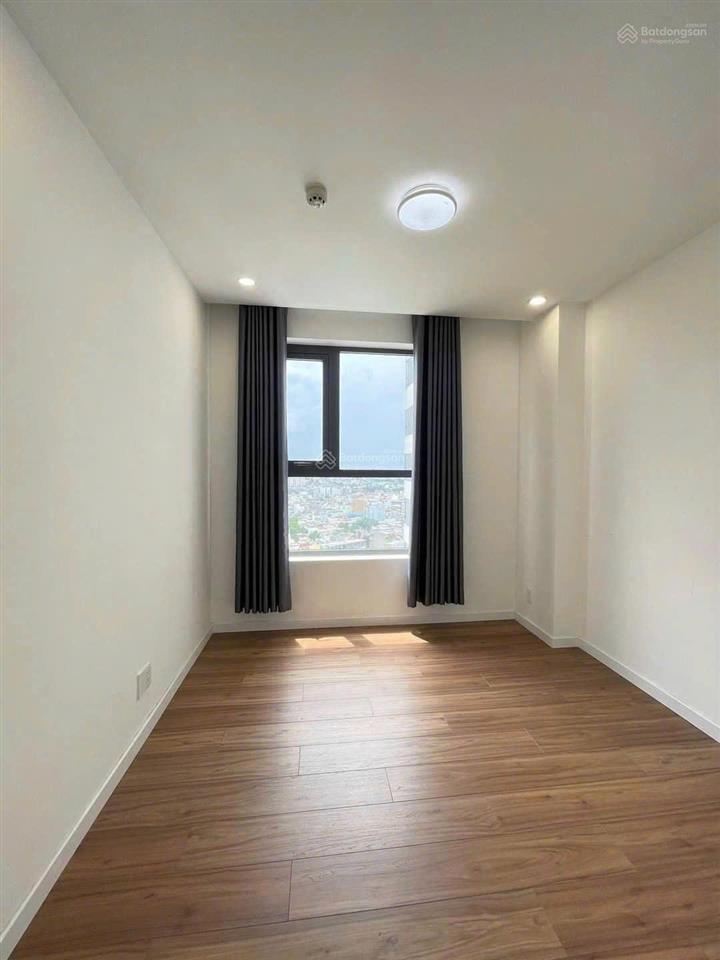 Bán căn hộ d'lusso quận 2, giá 6 tỷ bao thuế căn 2pn dt 69m2, view sông  hồ bơi