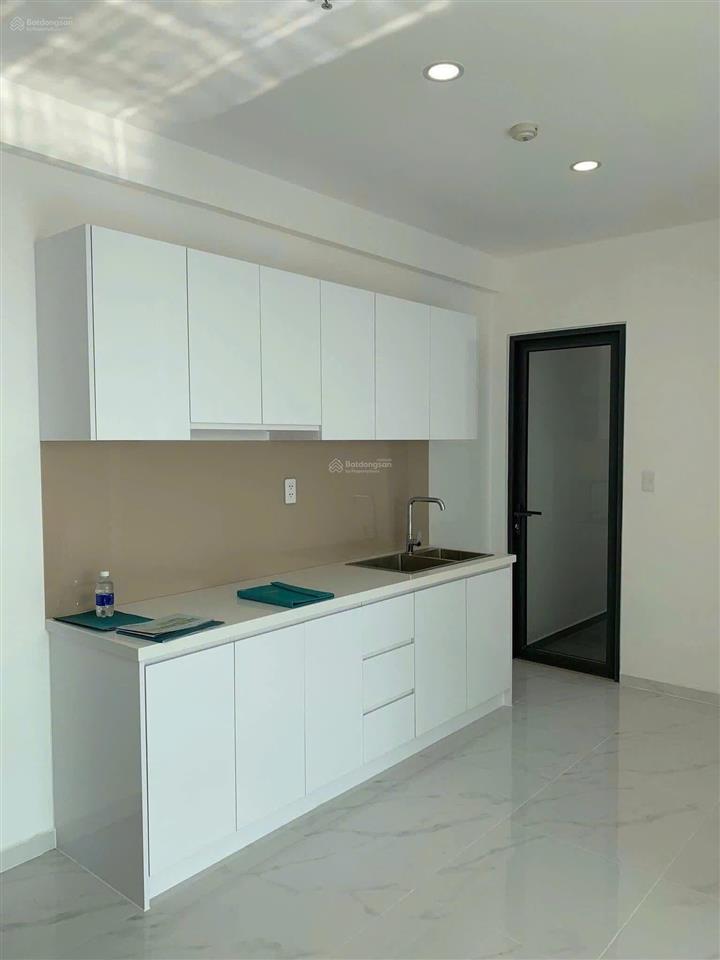 Bán căn hộ d'lusso quận 2, giá 6 tỷ bao thuế căn 2pn dt 69m2, view sông  hồ bơi