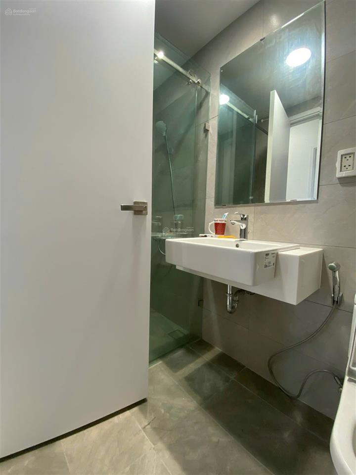 Cần bán căn hộ d'lusso 2pn2wc dt 68,5m2, view sông hồ bơi giá 5.8 tỷ tặng nội thất