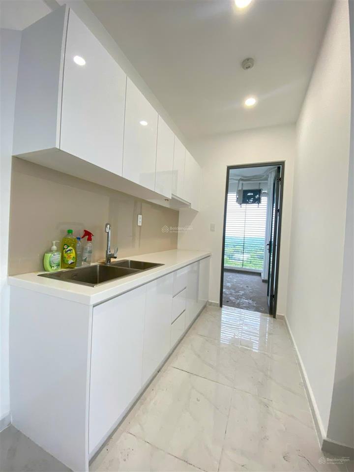 Cần bán căn hộ d'lusso 2pn2wc dt 68,5m2, view sông hồ bơi giá 5.8 tỷ tặng nội thất