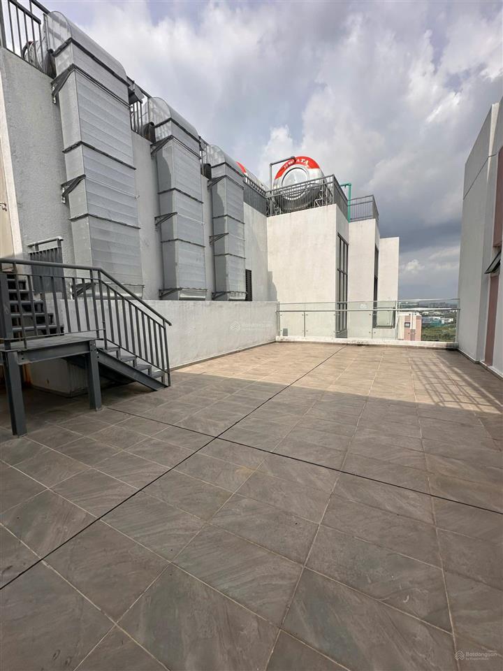 Bán căn hộ precia quận 2, diện tích 71m2 căn 2pn2wc, view xem bắn pháo hoa, giá 5.85 tỷ có nội thất