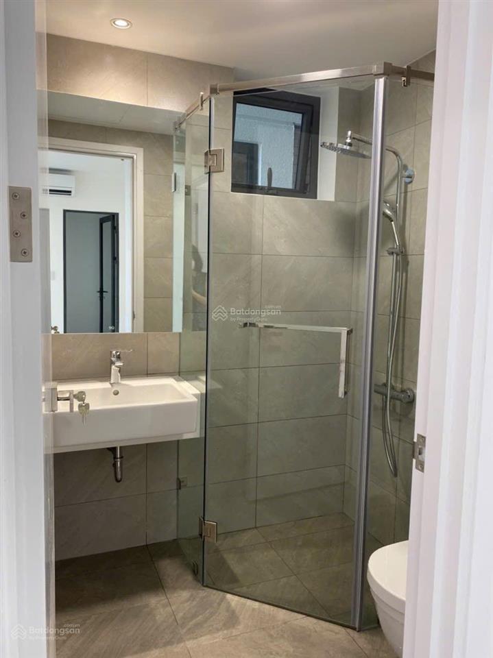 Cho thuê căn d'lusso 1pn nội thất cơ bản tầng trung giá 11.5 triệu dt 55m2 view thoáng