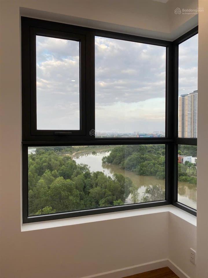 Cho thuê căn d'lusso 1pn nội thất cơ bản tầng trung giá 11.5 triệu dt 55m2 view thoáng