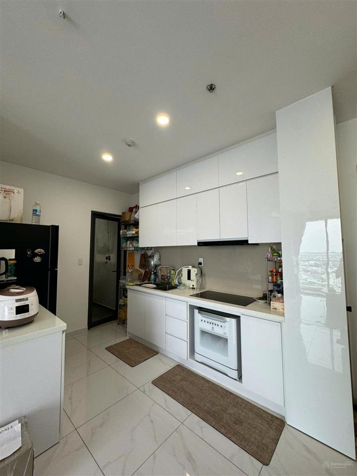 Cần cho thuê căn hộ d'lusso 2pn căn góc diện tích lớn full nt tầng cao view đẹp 15tr