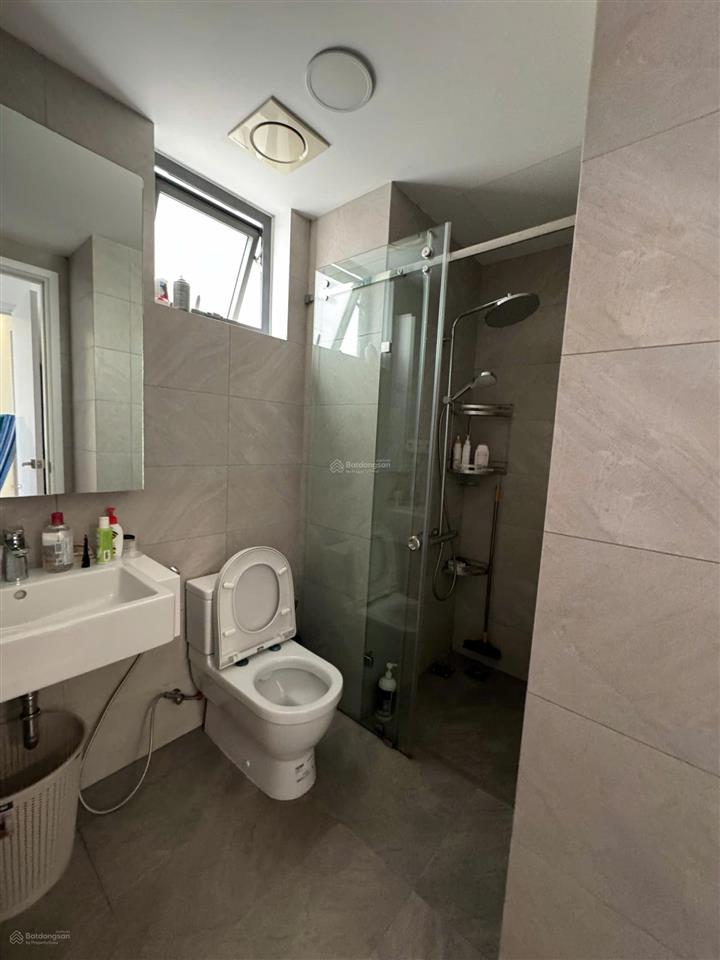 Cần cho thuê căn hộ d'lusso 2pn căn góc diện tích lớn full nt tầng cao view đẹp 15tr