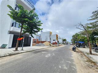 Bán gấp 100m2 phun thổ cư trục chính cổ đông giá 3,3 tỷ đẹp miễn bàn, cam kết xem là chốt