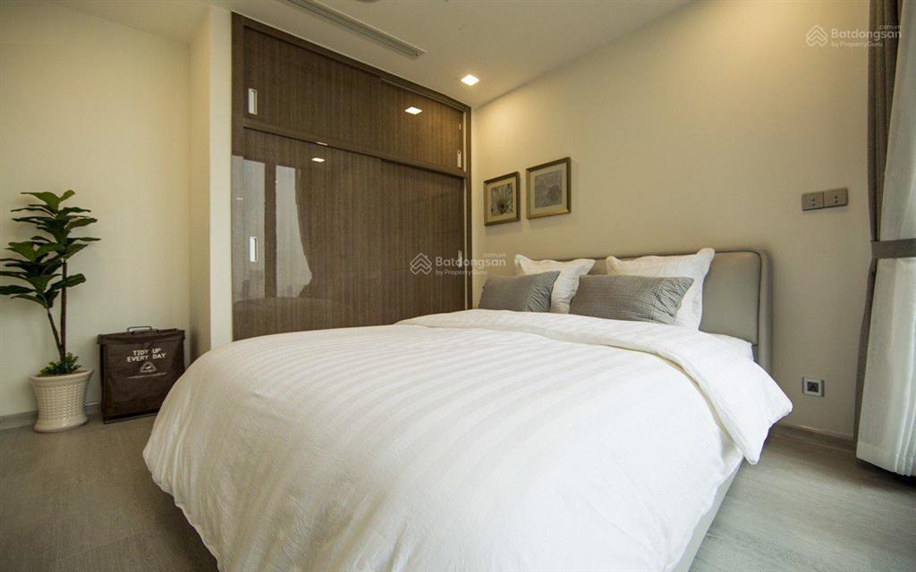 Bán căn sunrise city, 99m2, 2pn, 2wc, nội thất đầy đủ, view thoáng mát