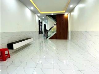 Cho thuê nhà diệu hiền 5 phòng ngủ, 5 máy lạnh, lộ 30m, hướng tây, mới, cần thơ, sân oto