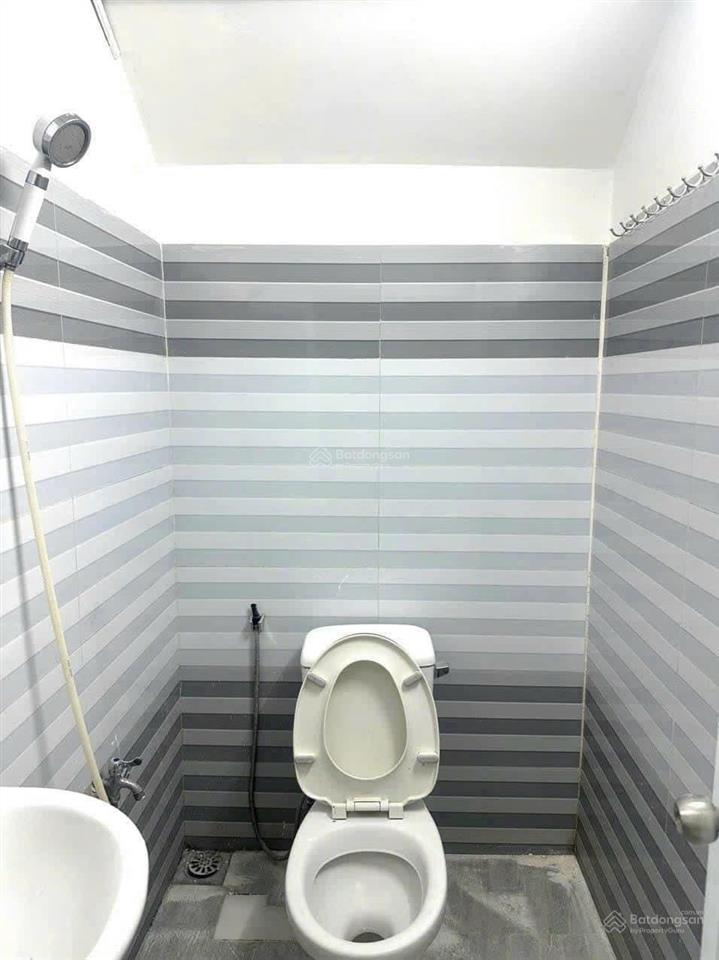 Cho thuê nhà khu 586, 1 trệt 1 lầu, sân đậu oto, 4 pn có 1pn trệt, 2 toilets, đông nam, lộ 14m