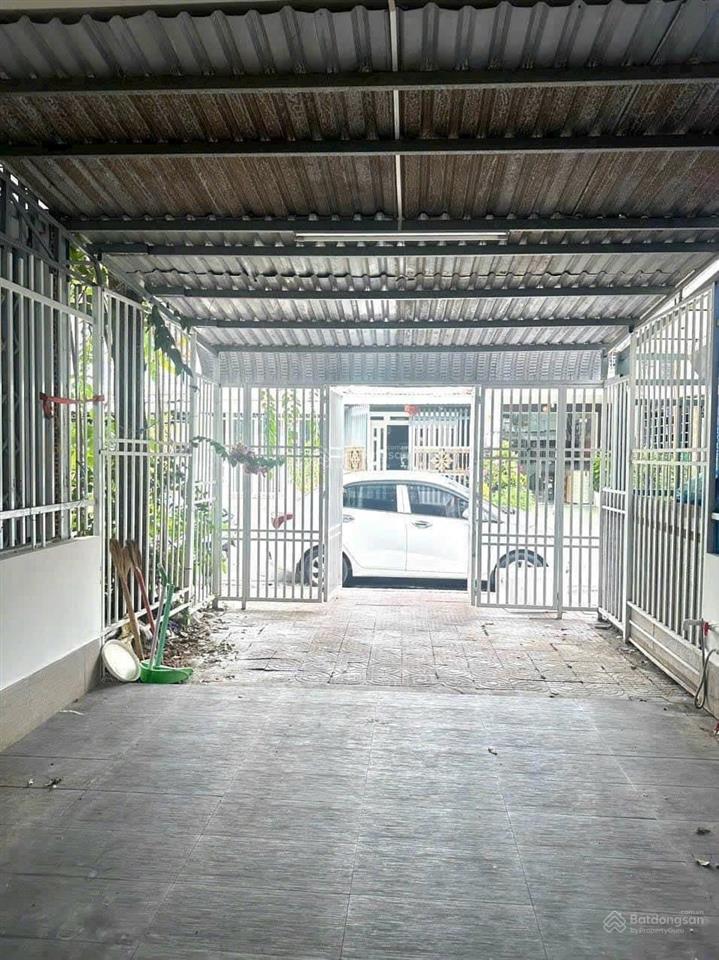 Cho thuê nhà khu 586, 1 trệt 1 lầu, sân đậu oto, 4 pn có 1pn trệt, 2 toilets, đông nam, lộ 14m