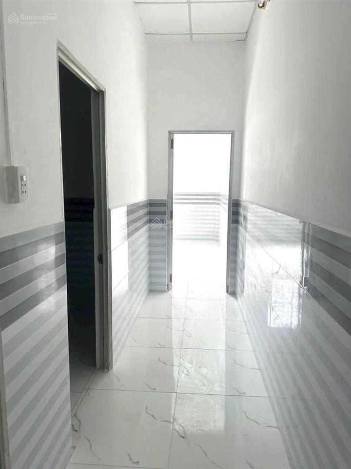 Cho thuê nhà khu 586, 1 trệt 1 lầu, sân đậu oto, 4 pn có 1pn trệt, 2 toilets, đông nam, lộ 14m