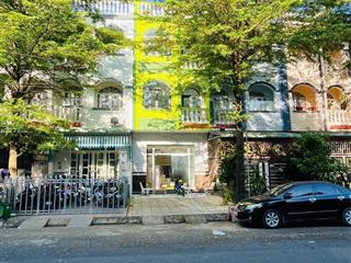 Cho thuê nhà khu vhtd cần thơ, 3 phòng ngủ, 4wc, tây nam, lộ 30m, 3 máy lạnh, nước nlmt, 100m