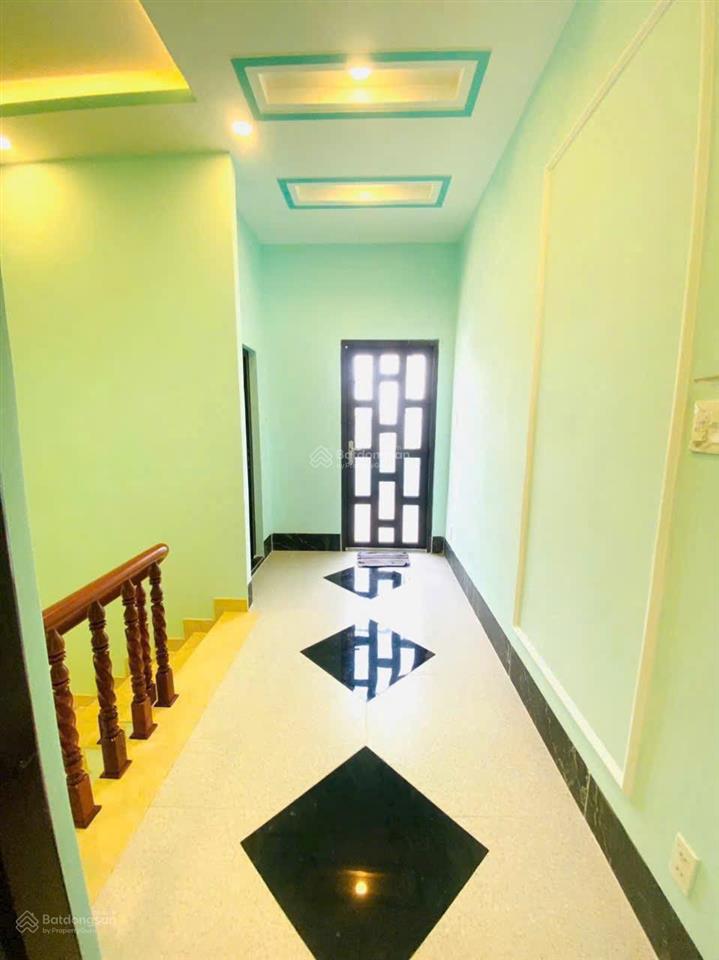 Cho thuê nhà khu vhtd cần thơ, 3 phòng ngủ, 4wc, tây nam, lộ 30m, 3 máy lạnh, nước nlmt, 100m