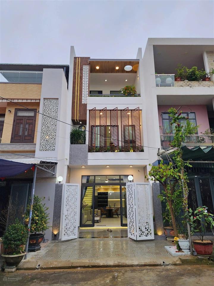 Chính chủ kẹt tiền cần bán gấp nhà đường nguyễn cửu phú. 5x18.6m. cho thuê 17tr/tháng.giá 835 triệu