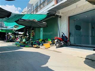 Chính chủ bán nhà trong chợ bà ngựa tân kiên. 750tr, cho thuê 18tr/tháng. cách bến xe miền tây 3km