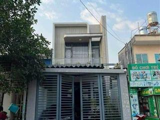 Kẹt cần bán nhà 6x20m. trả 300tr/ nhận nhà. ngay chợ chỗ vòng xoay an lạc. cho thuê 17tr/tháng.