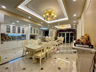 Chính chủ cho thuê căn 3pn royal city (131m2, full đồ đẹp, vào được ngay, 20 tr),  0912 396 ***