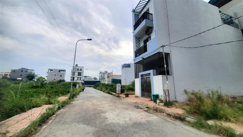 Cần bán lô đất dv song phương, hoài đức, dt 84m2, mt 5.56m, giá đầu tư. 0973 791 ***